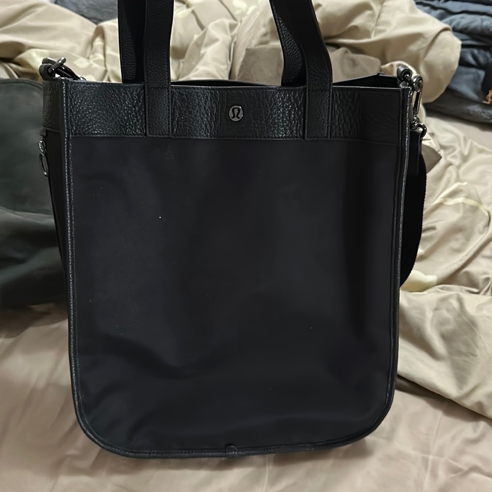 Lululemon tote bag